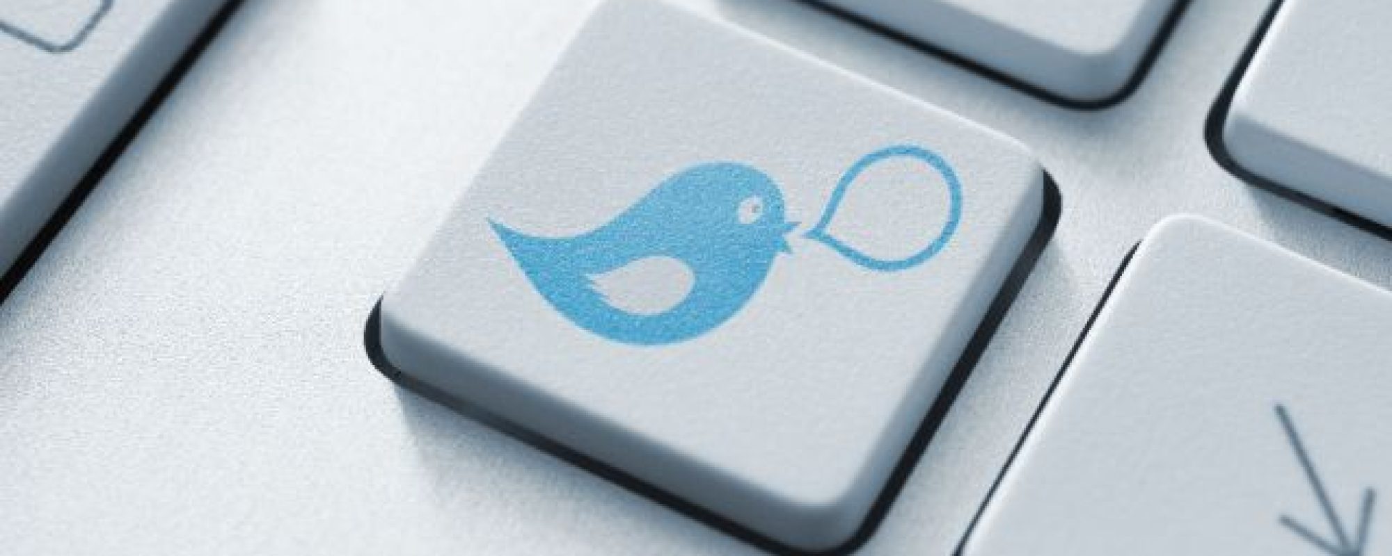Twitter_testa_recurso_de_traducao_de_hashtags